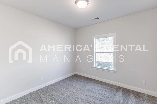 Building Photo - NEW CONSTRUCTION - Spacious Sifford Plan with Three Car Garage!