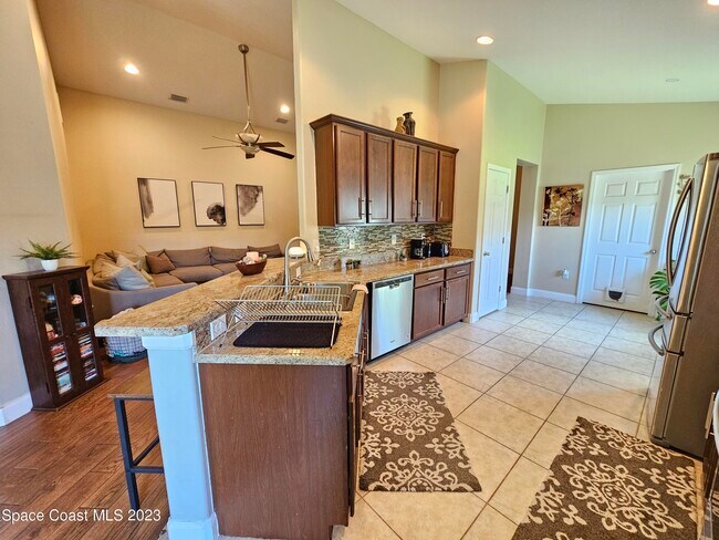 Building Photo - 1255 Sangria Cir