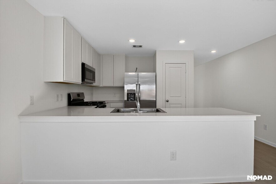 Building Photo - 26719 Willow Ln