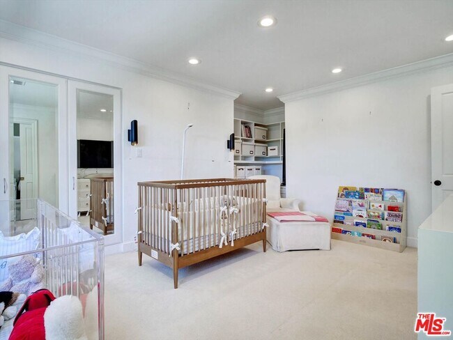 Building Photo - 1056 Corsica Dr