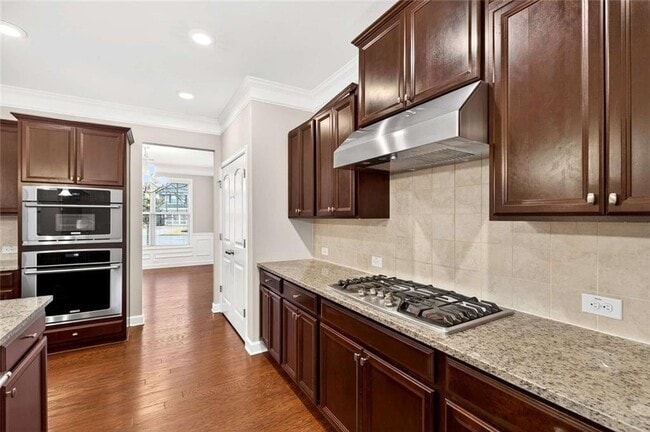 Building Photo - 4930 Alexandria Ave