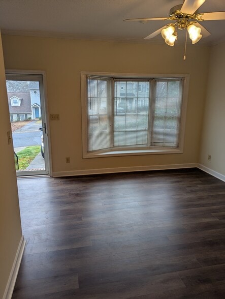 Den - 322 Woodburn Creek Rd