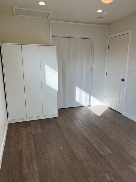 Building Photo - 636 E 87th St