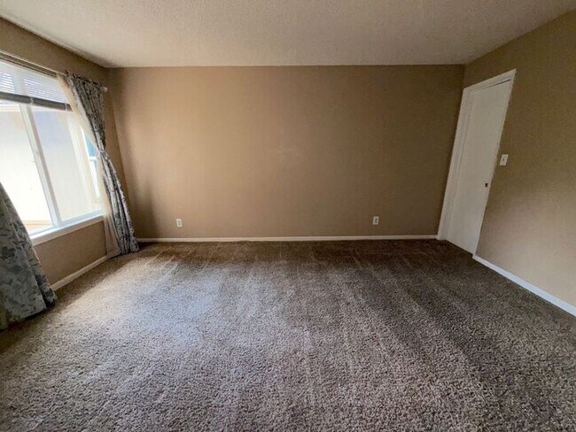 Building Photo - North Reno Wildcreek Garden Condos Upstairs 2 Bedroom
