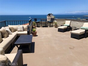 Building Photo - 555 Esplanade