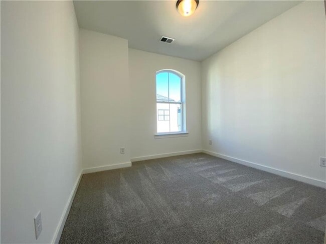 Building Photo - 435 Ashbury Dr