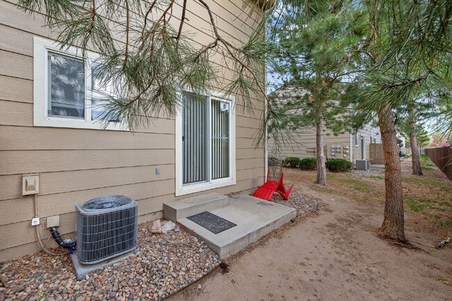 Building Photo - Charming 2-Story Home with Fireplace, Gara...