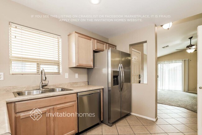 Building Photo - 423 W Corriente Ct