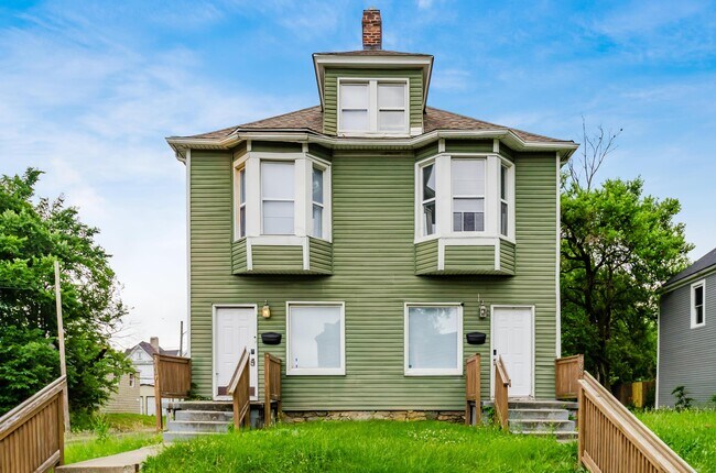 Building Photo - 368 N Garfield Ave
