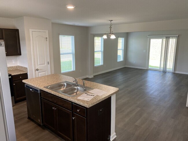 Building Photo - 3 Bedroom Wiggins Village