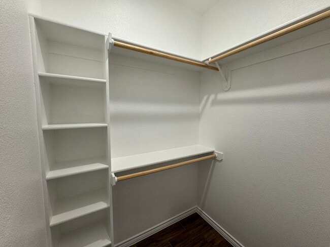 Building Photo - 5403 Rose Gdn Lp