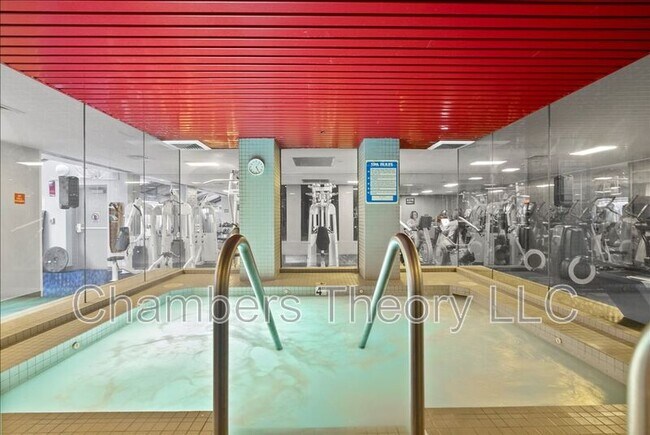 Building Photo - 1530 Key Blvd