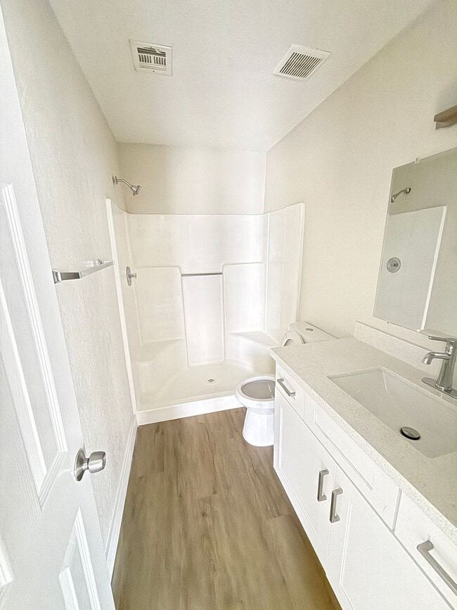 Building Photo - Central Phoenix Townhome Oasis – 2 Bed, 2 Bath, Gated with Pool!