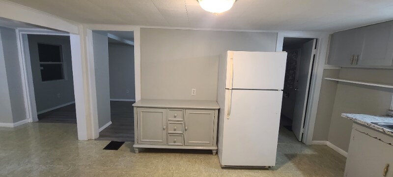 Building Photo - 261 Sunnyside Ave