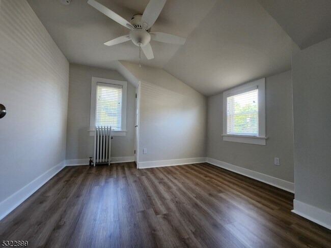 Building Photo - 17 Mountain View Pl