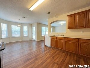 Building Photo - 10247 Huisache Field