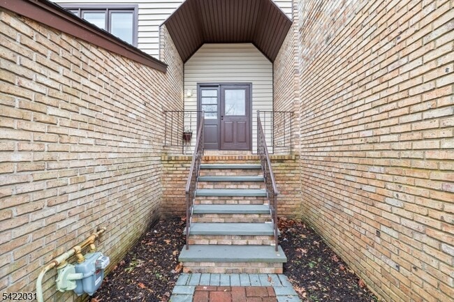 Building Photo - 33 Stockton Ct