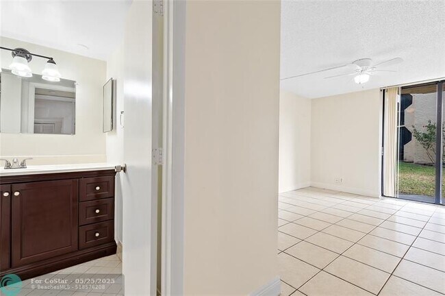 Building Photo - 3550 Blue Lake Dr