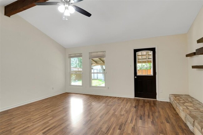 Building Photo - 616 Russet Valley Dr