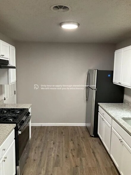 Building Photo - 4667 N Trenton Ave