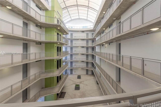 Building Photo - 455 NE 25th St