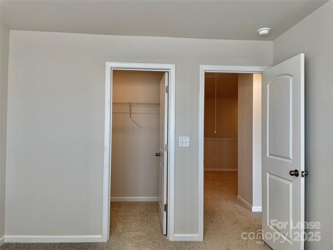 Building Photo - 403 Wescott St