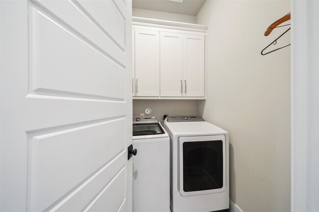 Building Photo - 2625 Fountain Key Blvd