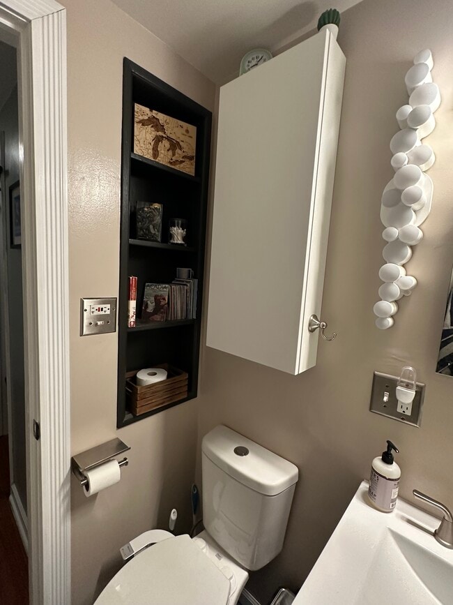 Remodeled bathroom - 175 Rosslyn Ave