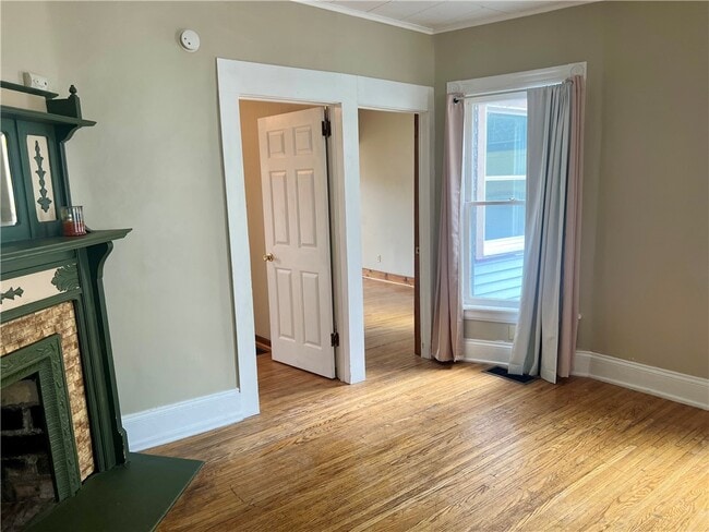 Building Photo - 237 Richard St