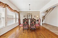 Building Photo - 2088 Silverthorn Ln