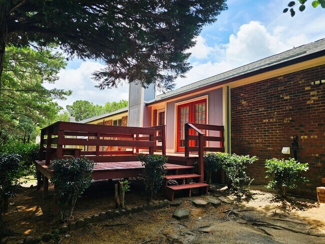 Building Photo - 7490 Beverly Dr