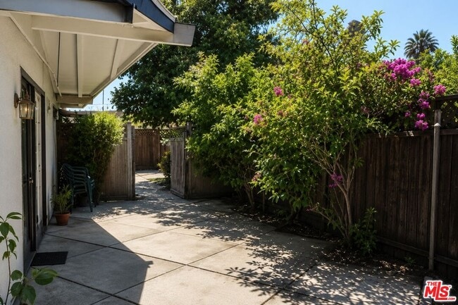 Building Photo - 20617 Archwood St