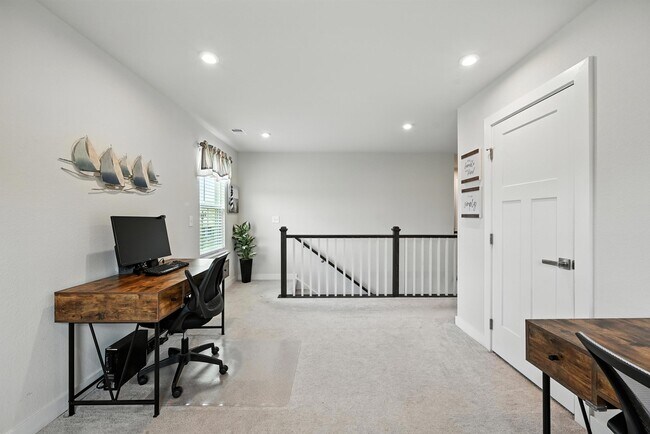 Building Photo - 129 Glenmoor Path