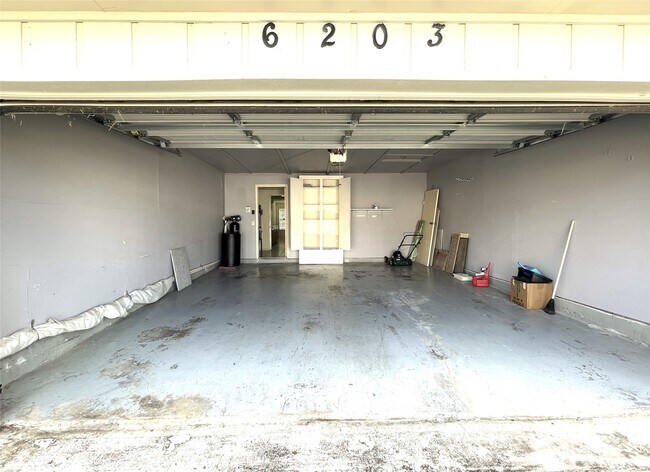 Building Photo - 6203 Gladewell Dr