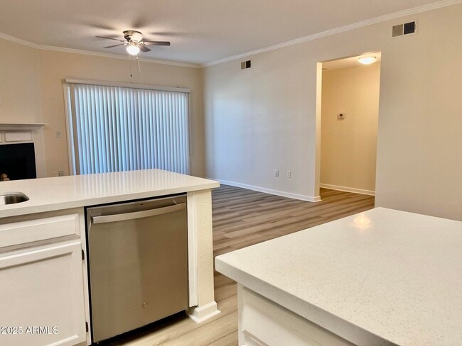Building Photo - 16013 S Desert Foothills Pkwy