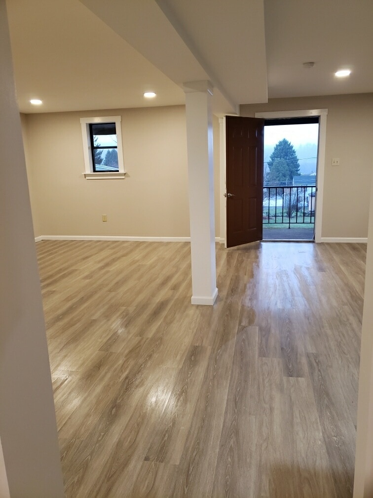 Building Photo - 107 W Biddle St