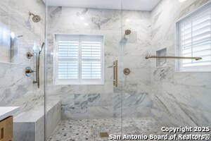 Building Photo - 548 Winding View