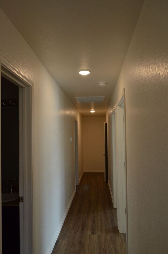 Building Photo - 916 Industrial Ave