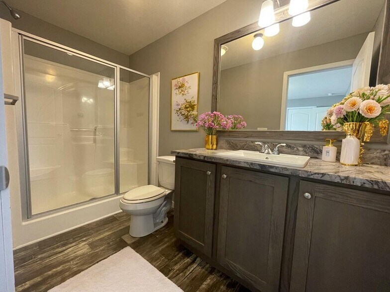 Building Photo - 38033 Ducharme Dr