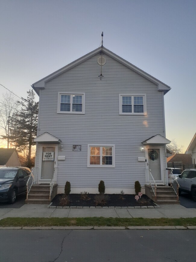 Primary Photo - 525 Wayne St