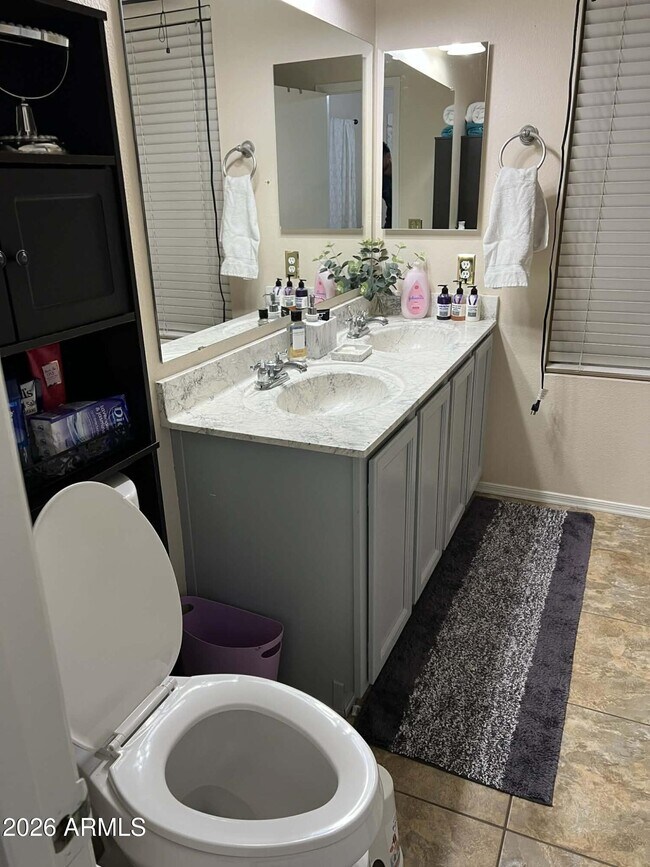 Building Photo - 6806 N 77th Dr