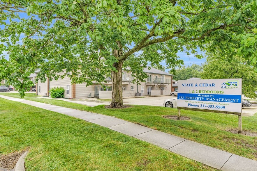 Interior Photo - 1407 S State St