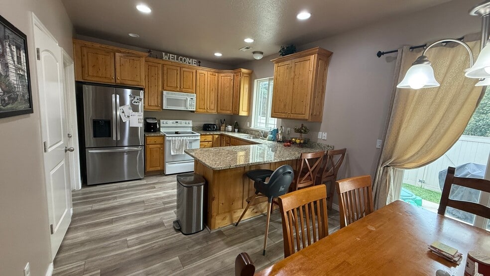 Building Photo - 716 S 1525 W