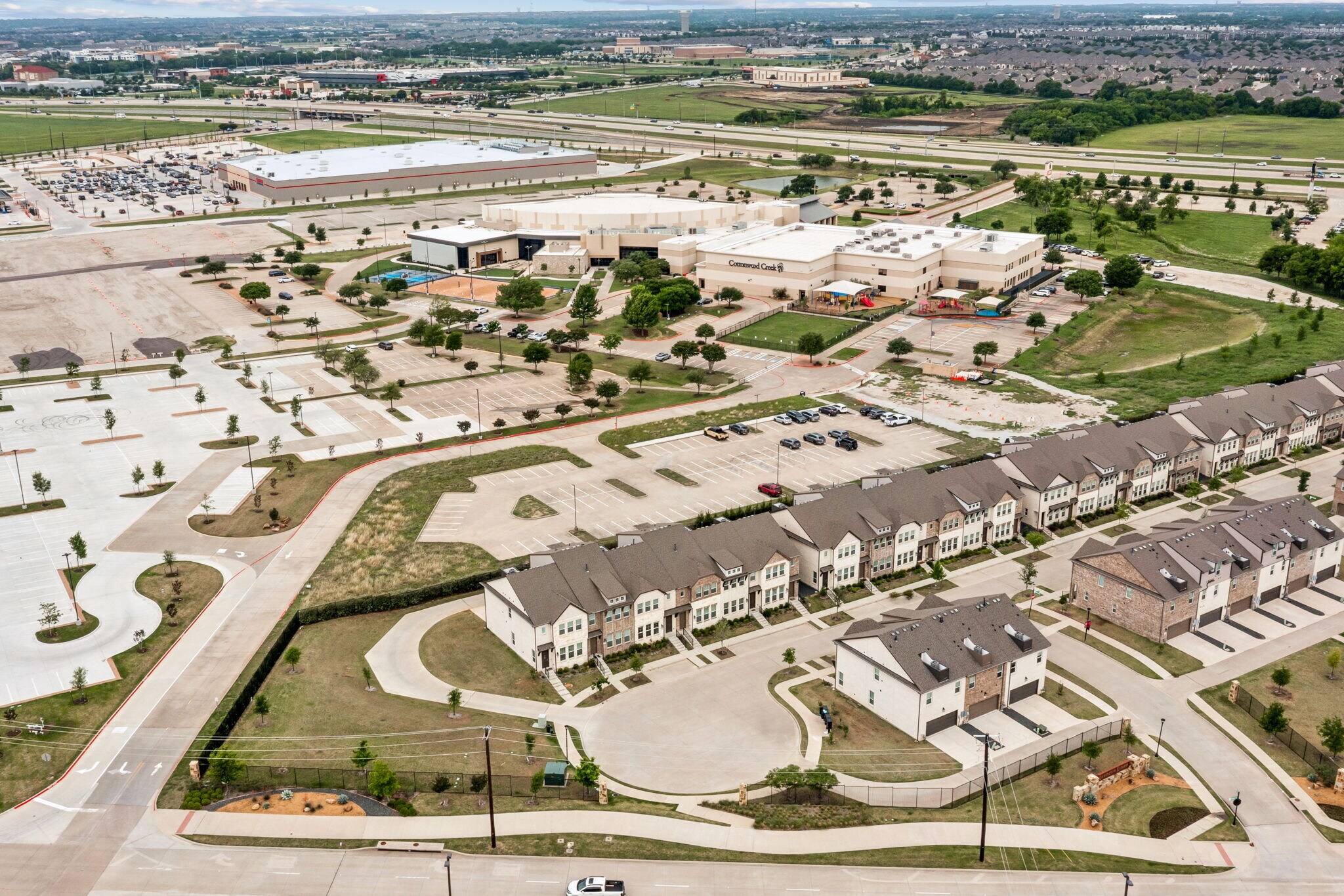 Building Photo - 2215 Adena Springs Dr