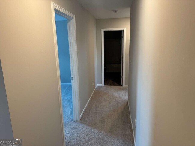 Building Photo - 312 Grey Falcon Ave