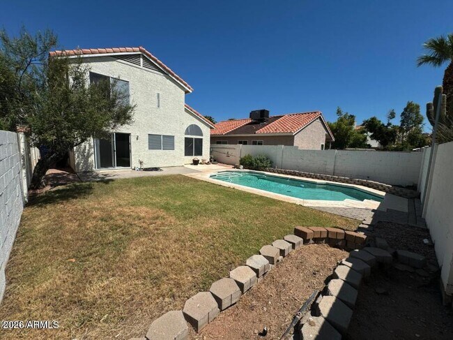Building Photo - 4053 E Woodland Dr