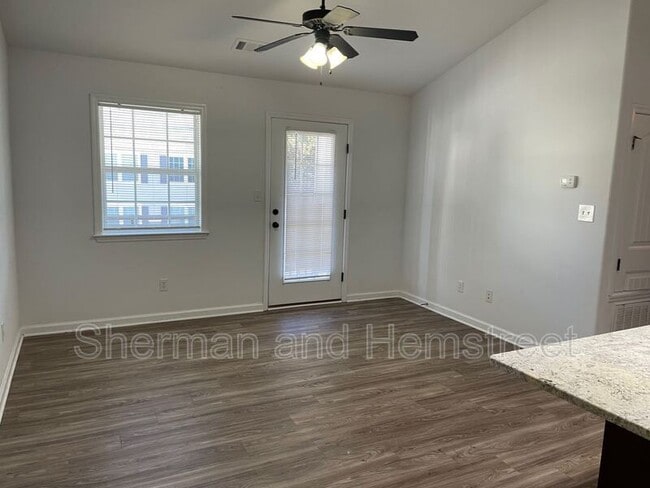 Building Photo - 3301 London Ct SW