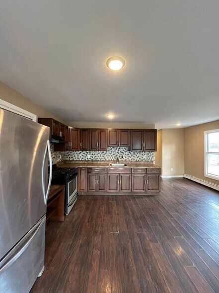 Building Photo - 622 Bramhall Ave