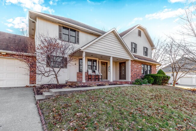Building Photo - Large SW CoMo Duplex - 4 bed - 2.5 bath