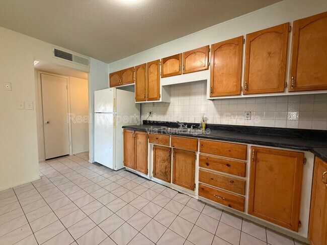 Building Photo - 4717 N 82nd Ave